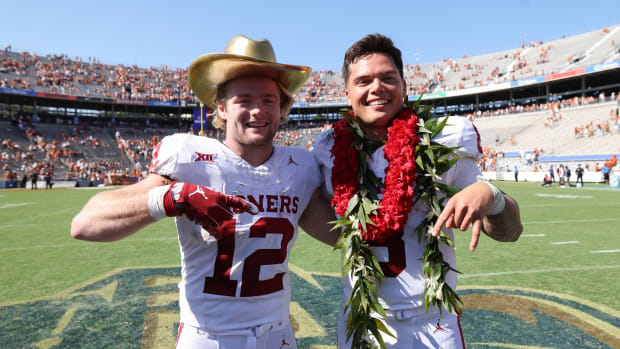 Dillon Gabriel, Drake Stoops